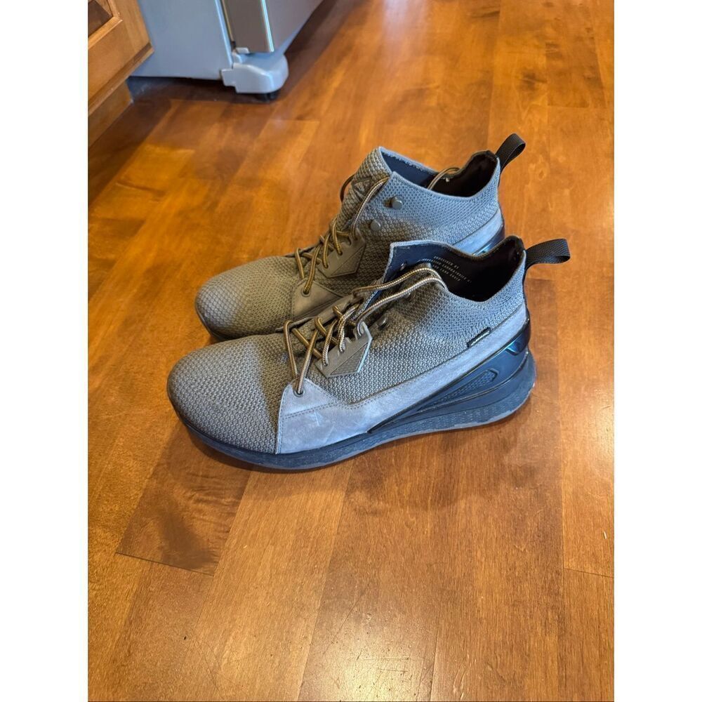 Men’s clarks X Land Rover collection gortex hiking boots size 10